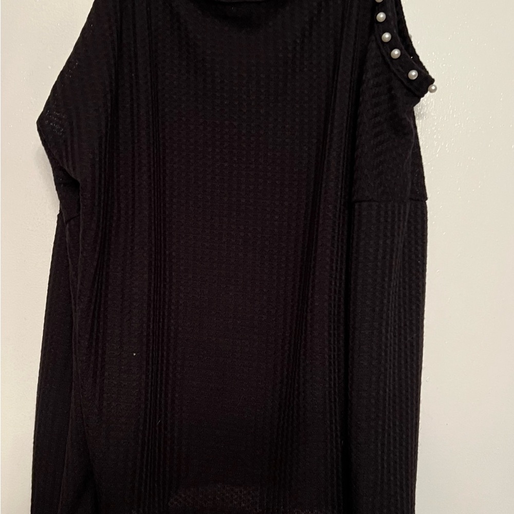 ‼️ $5 ‼️ SHEIN Pearl Beaded, Cold Shoulder Top - Picture 3 of 4